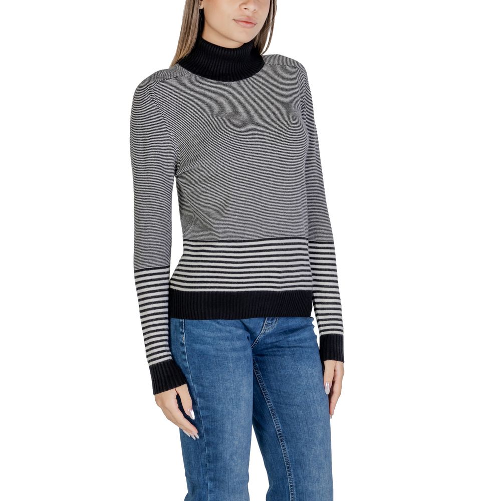 Schwarz-weißer Rollkragenpullover aus Viskose