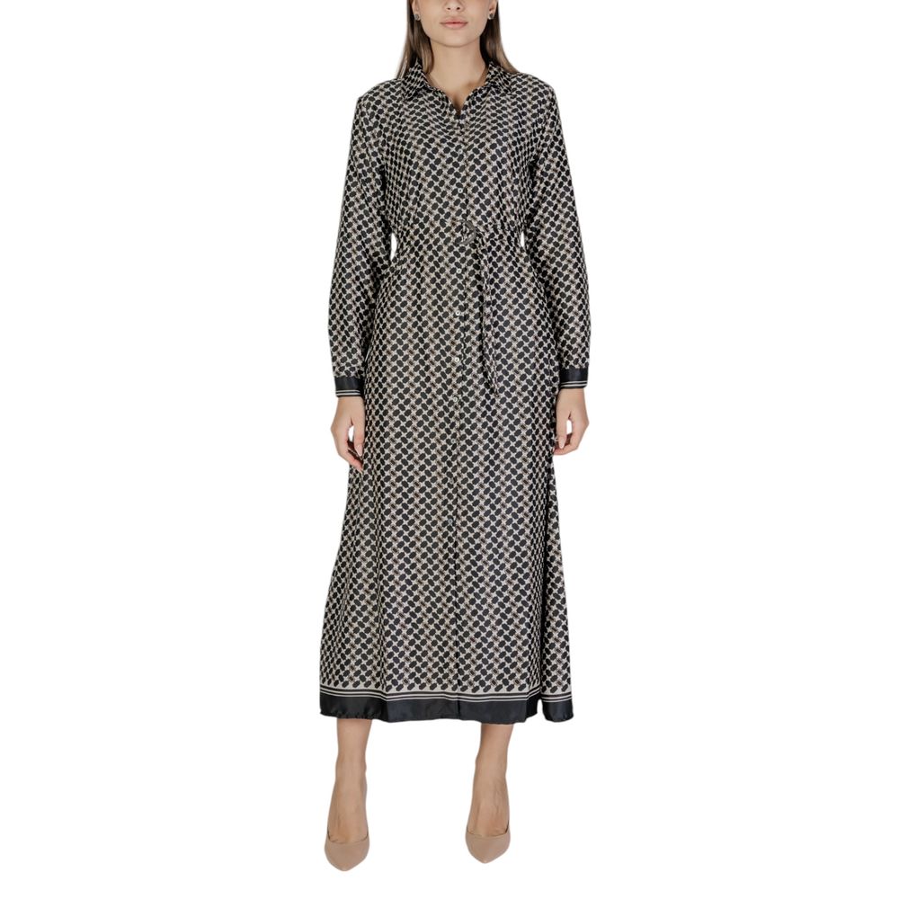 Schwarzer, langer Pullover aus recyceltem Polyester