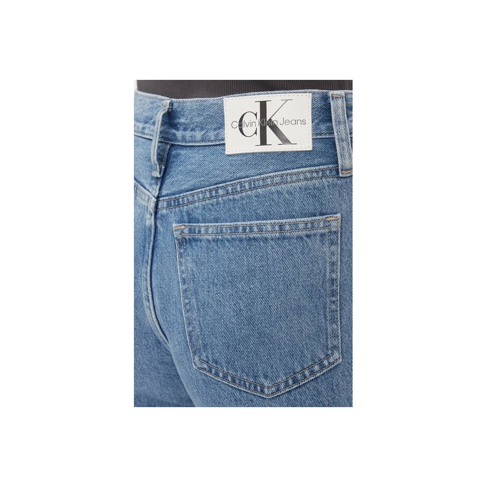 Hellblaue Jeans aus Baumwolle mit entspannter Passform