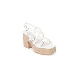 Beigefarbener High Heel aus Leder
