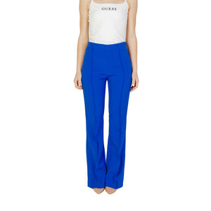 Blaue Hose aus recyceltem Polyester