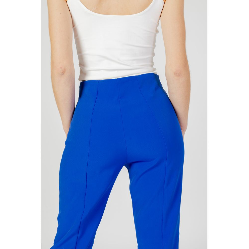 Blaue Hose aus recyceltem Polyester
