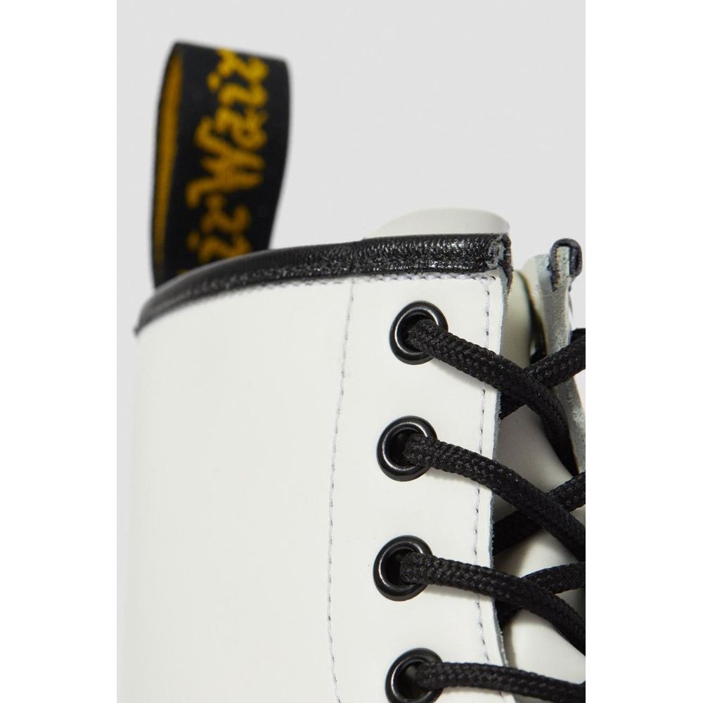 Weißer Lederstiefel