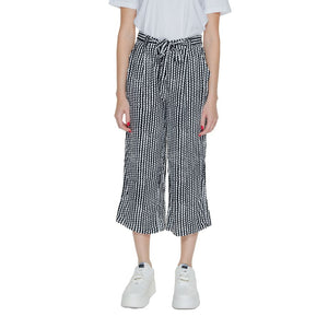 Schwarze, verkürzte Viskosehose