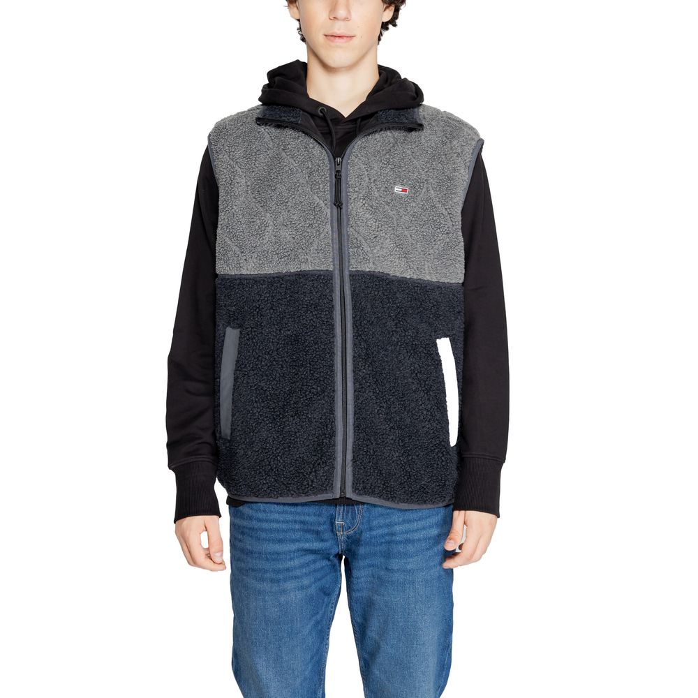 Schwarze ärmellose Jacke aus recyceltem Polyester
