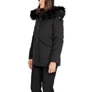 Schwarzer Polyesterparka