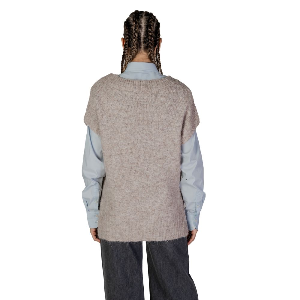 Beigefarbener Pullover aus recyceltem Polyester