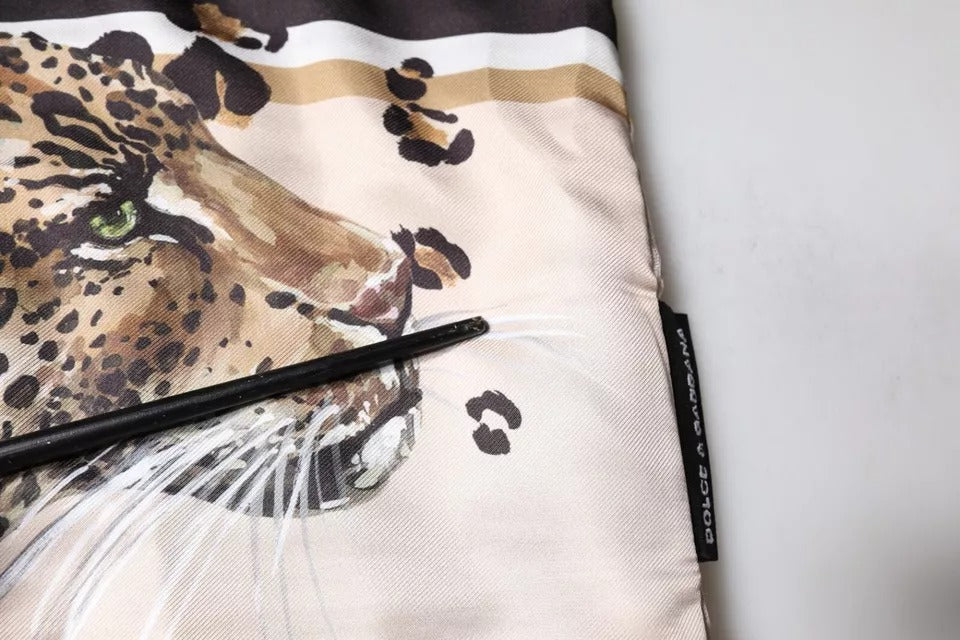 Schwarzes Kurzarm-T-Shirt aus Baumwolle mit Leopardenmuster