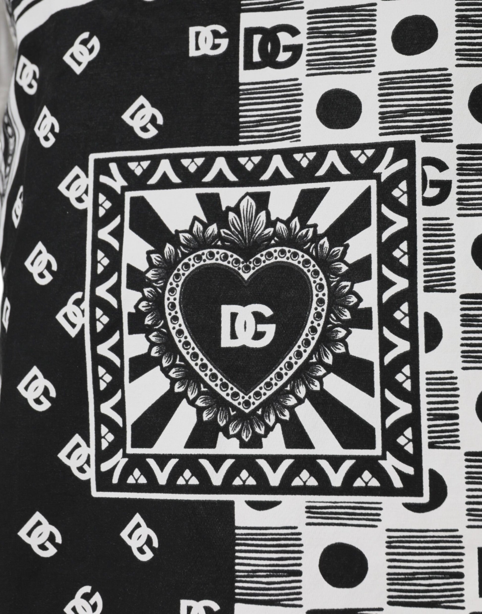 Weißes Baumwoll-T-Shirt mit kurzen Ärmeln und Bandana-Print