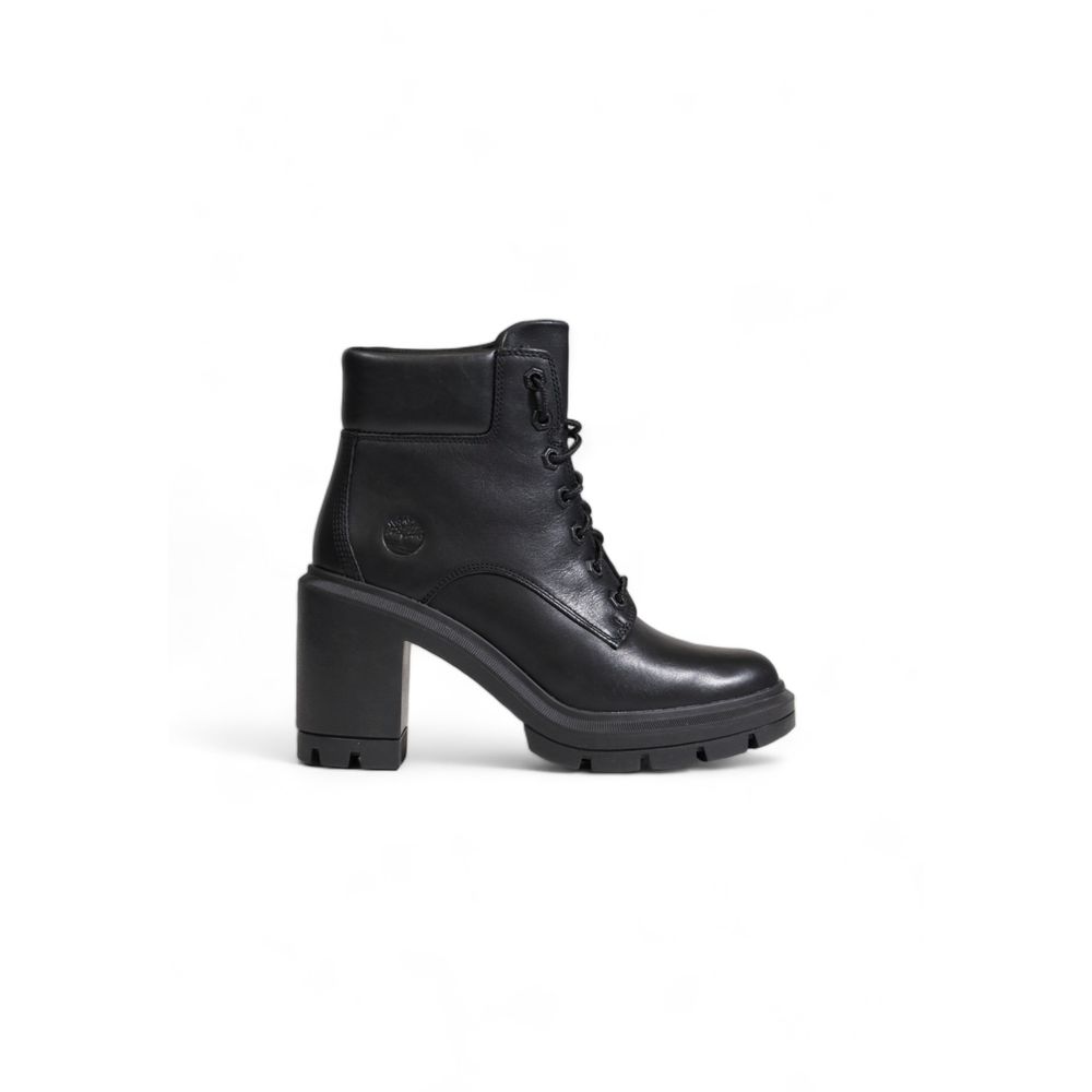 Schwarzer High Heel aus recyceltem Leder