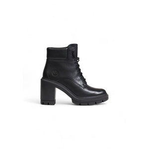 Schwarzer High Heel aus recyceltem Leder
