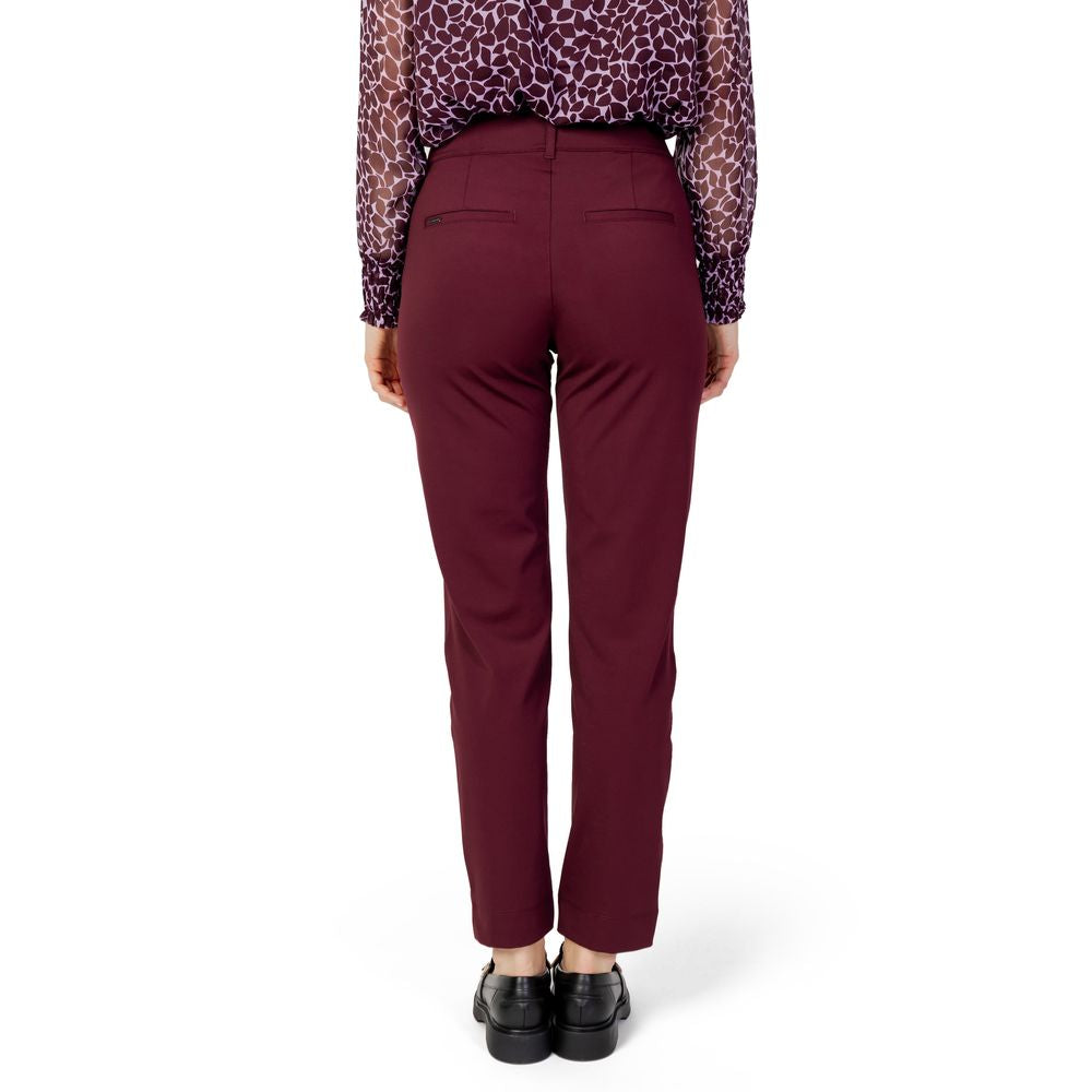 Bordeauxfarbene Polyesterhose