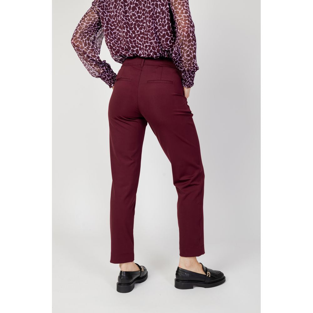 Bordeauxfarbene Polyesterhose