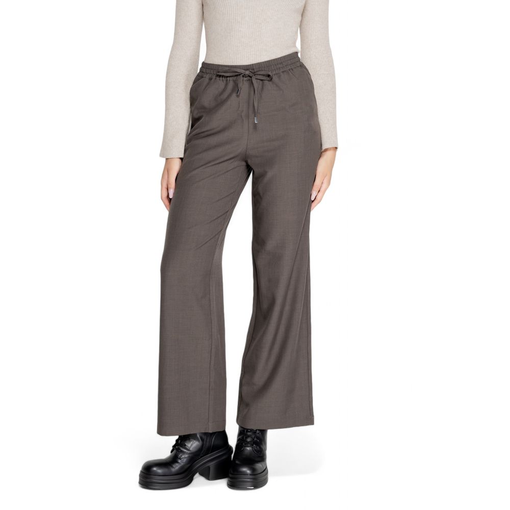 Graue Polyesterhose