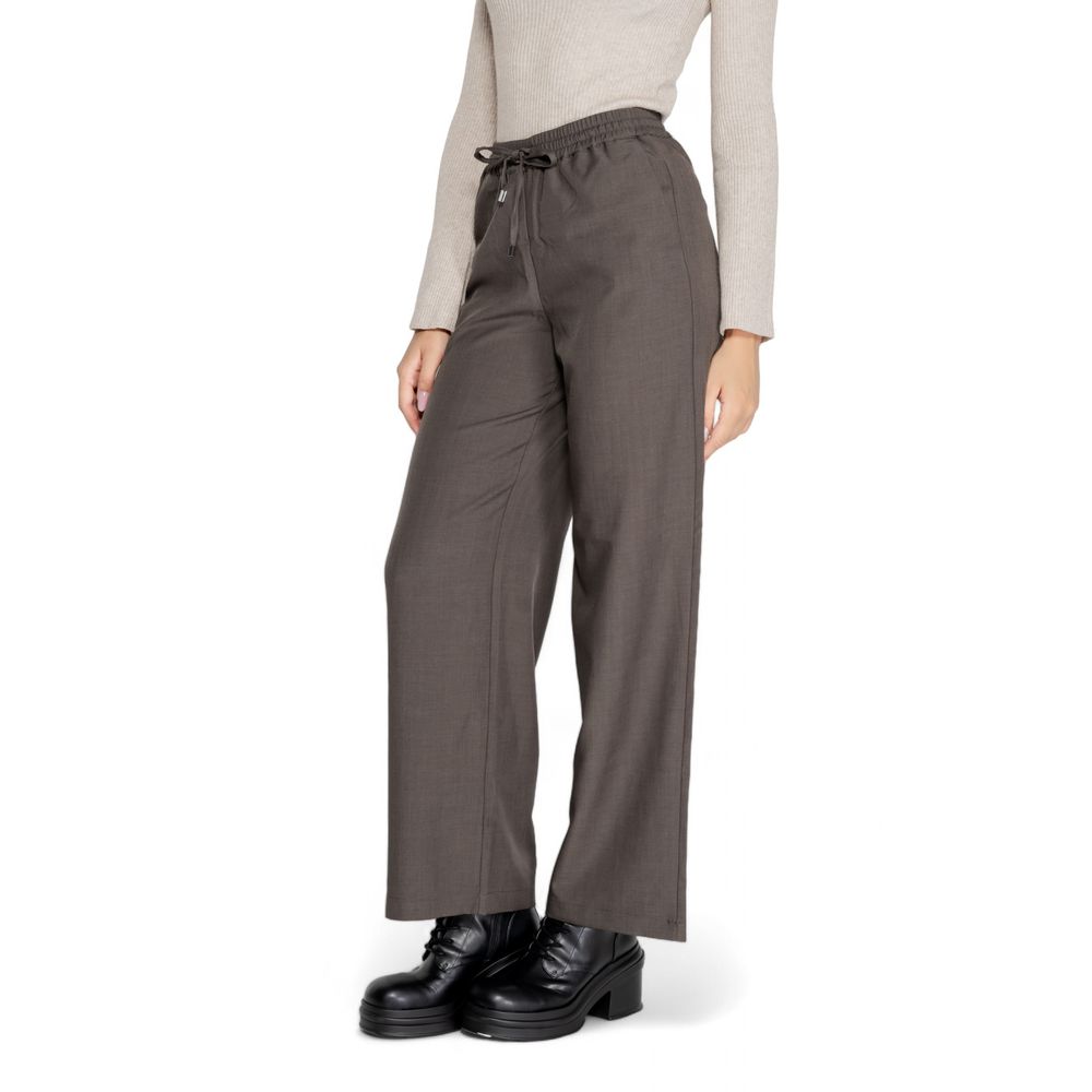 Graue Polyesterhose