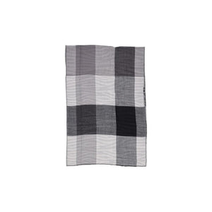 Schwarzer Schal aus recyceltem Polyester