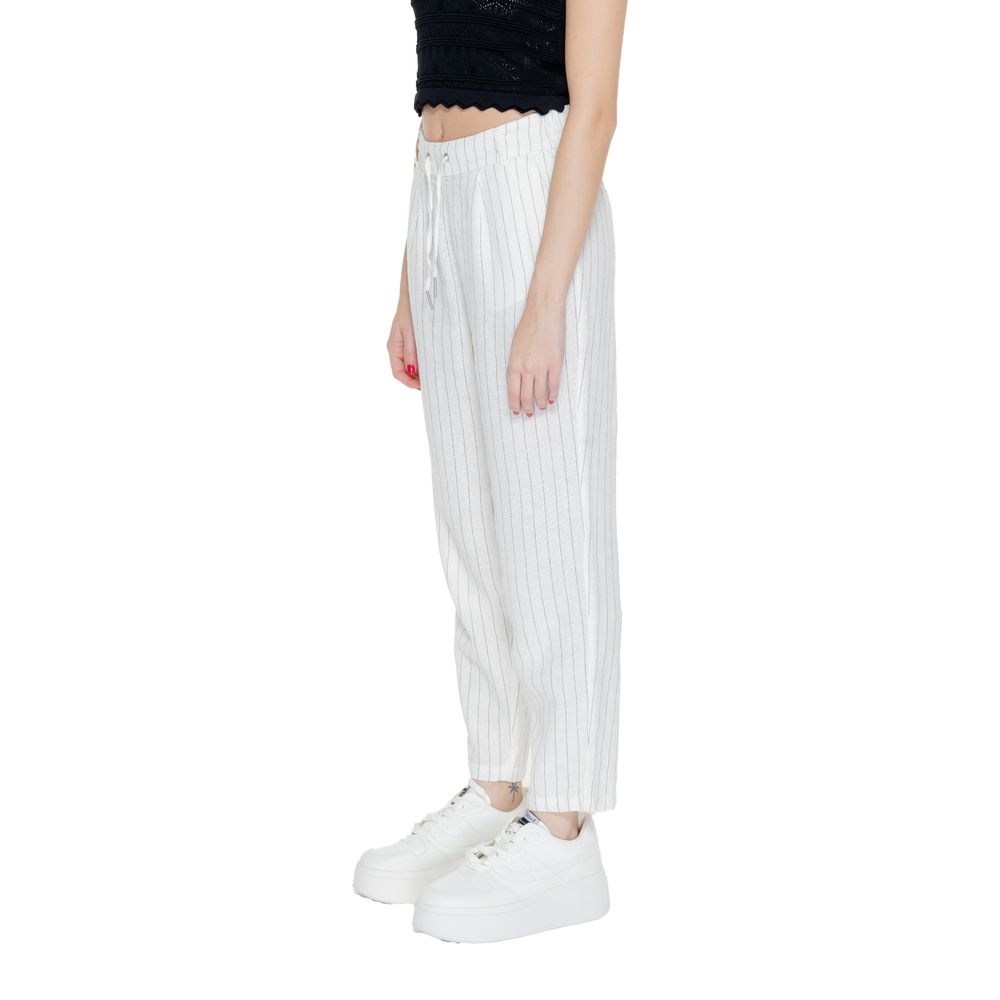 Weiße Leinenhose