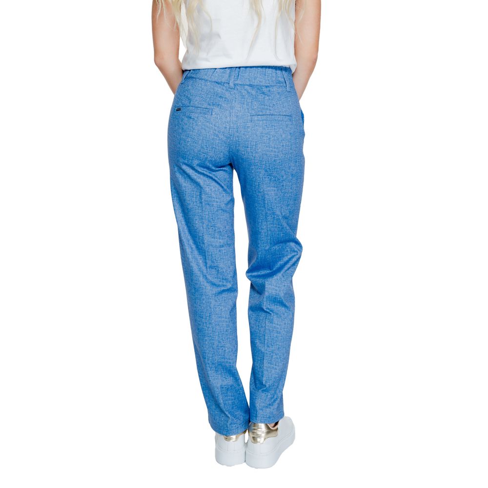 Blaue Polyesterhose