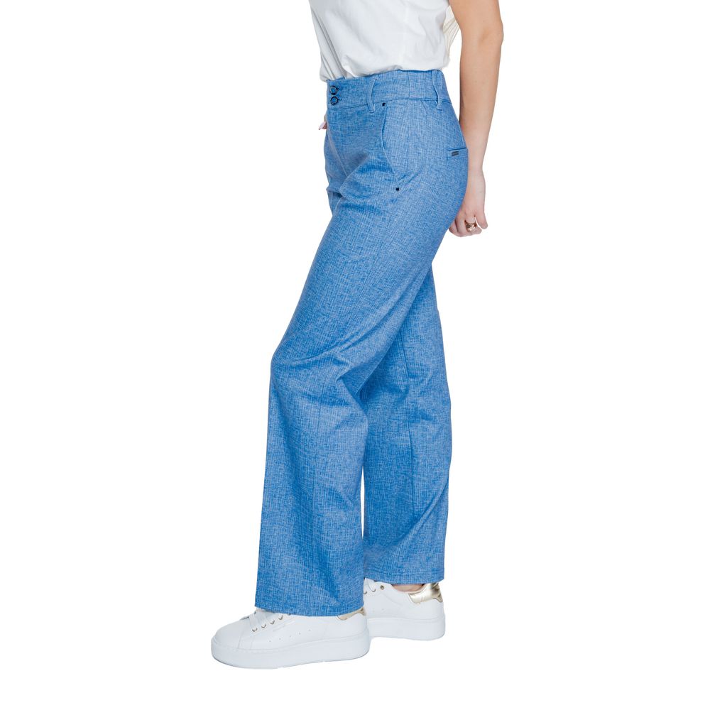 Blaue Polyesterhose