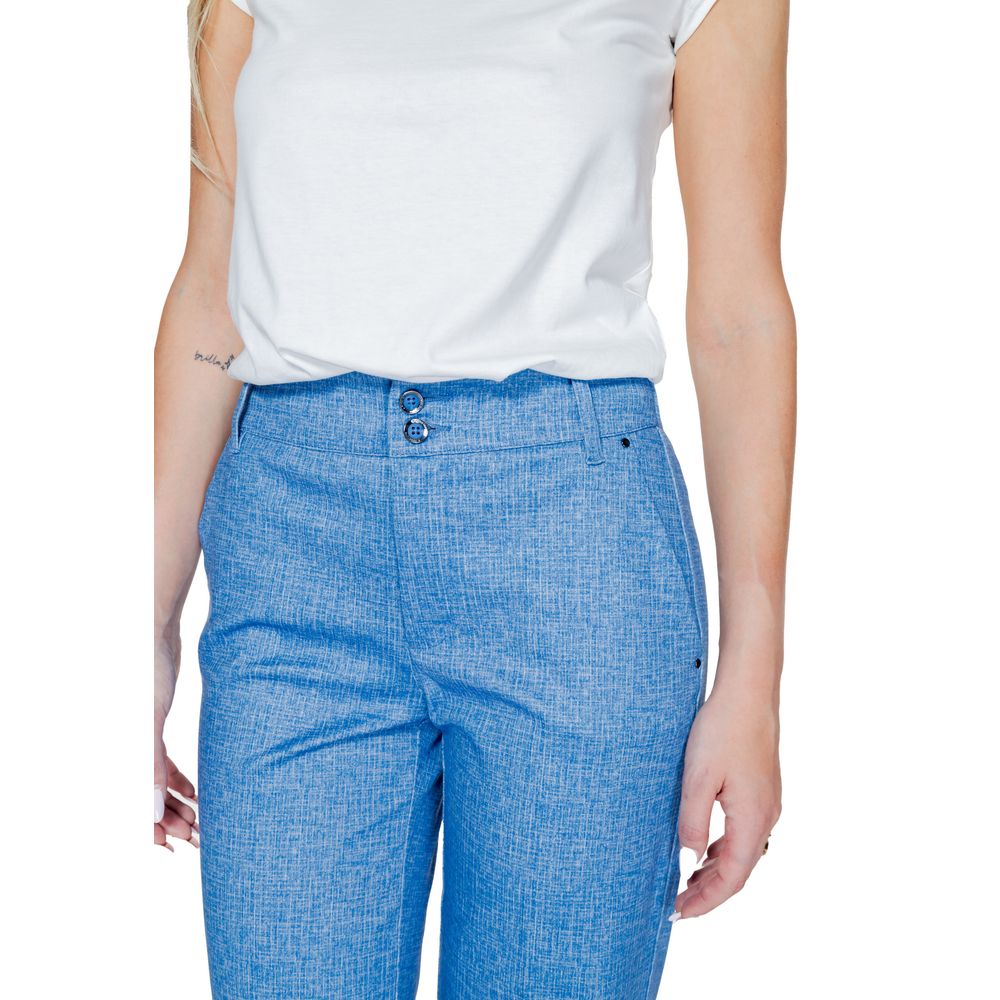 Blaue Polyesterhose