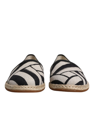 Espadrille-Schuhe mit schwarzen und weißen Streifen