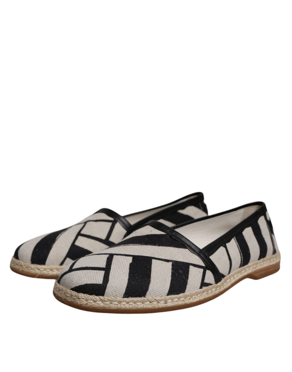 Espadrille-Schuhe mit schwarzen und weißen Streifen