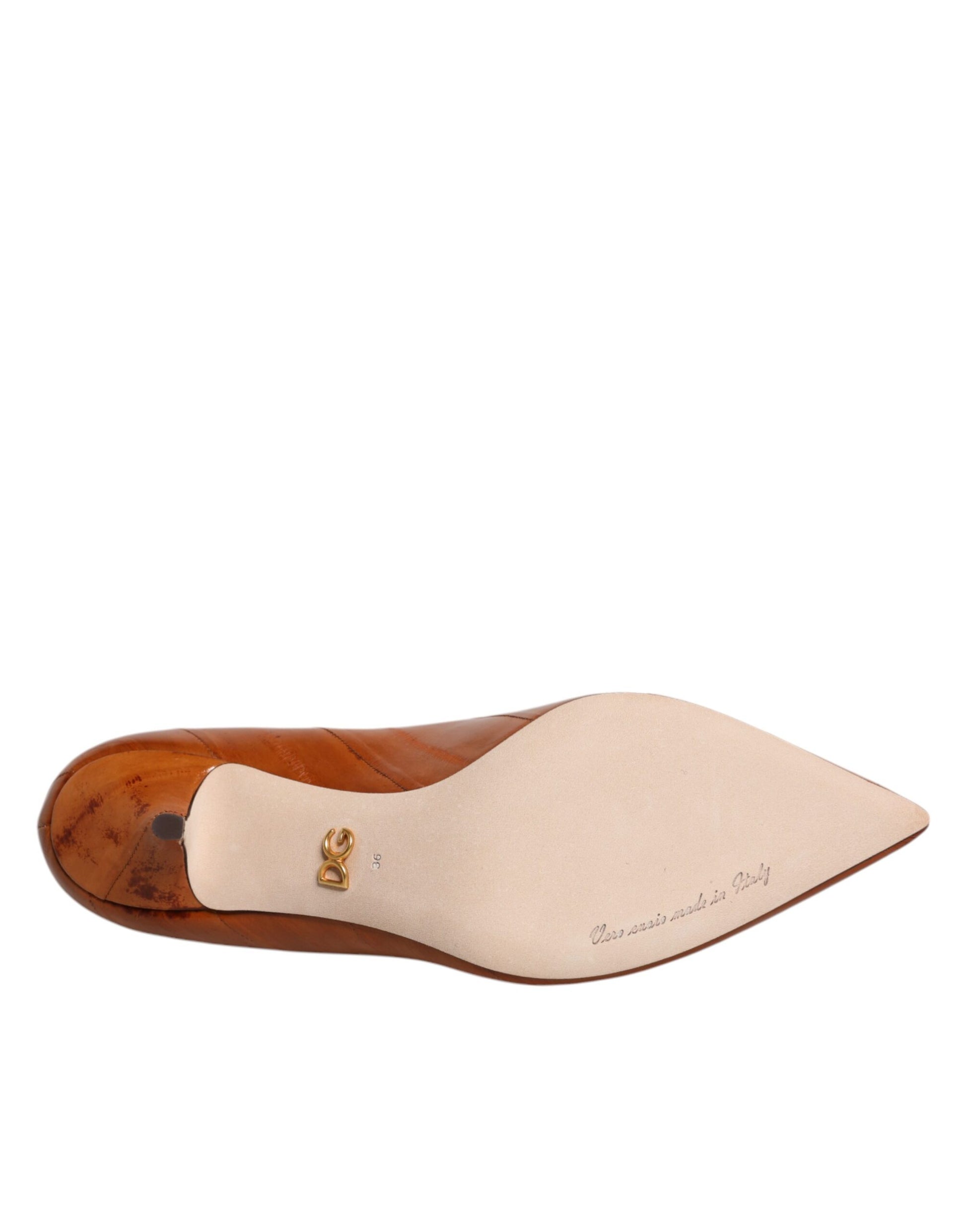Braune Leder Pumps mit Kitten Heels