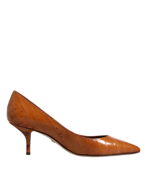 Braune Leder Pumps mit Kitten Heels