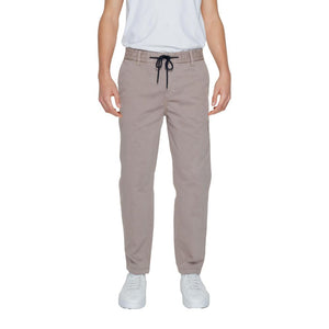 Braune Baumwollhose