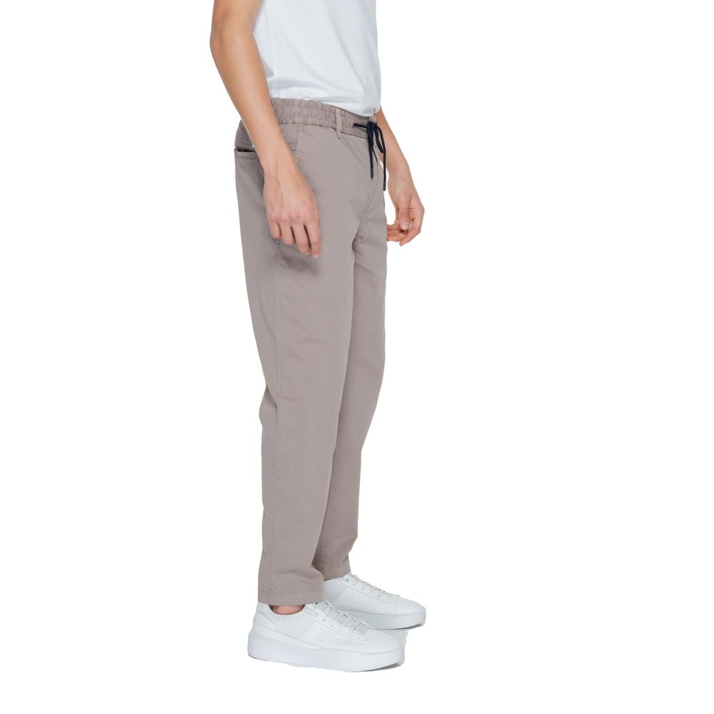 Braune Baumwollhose