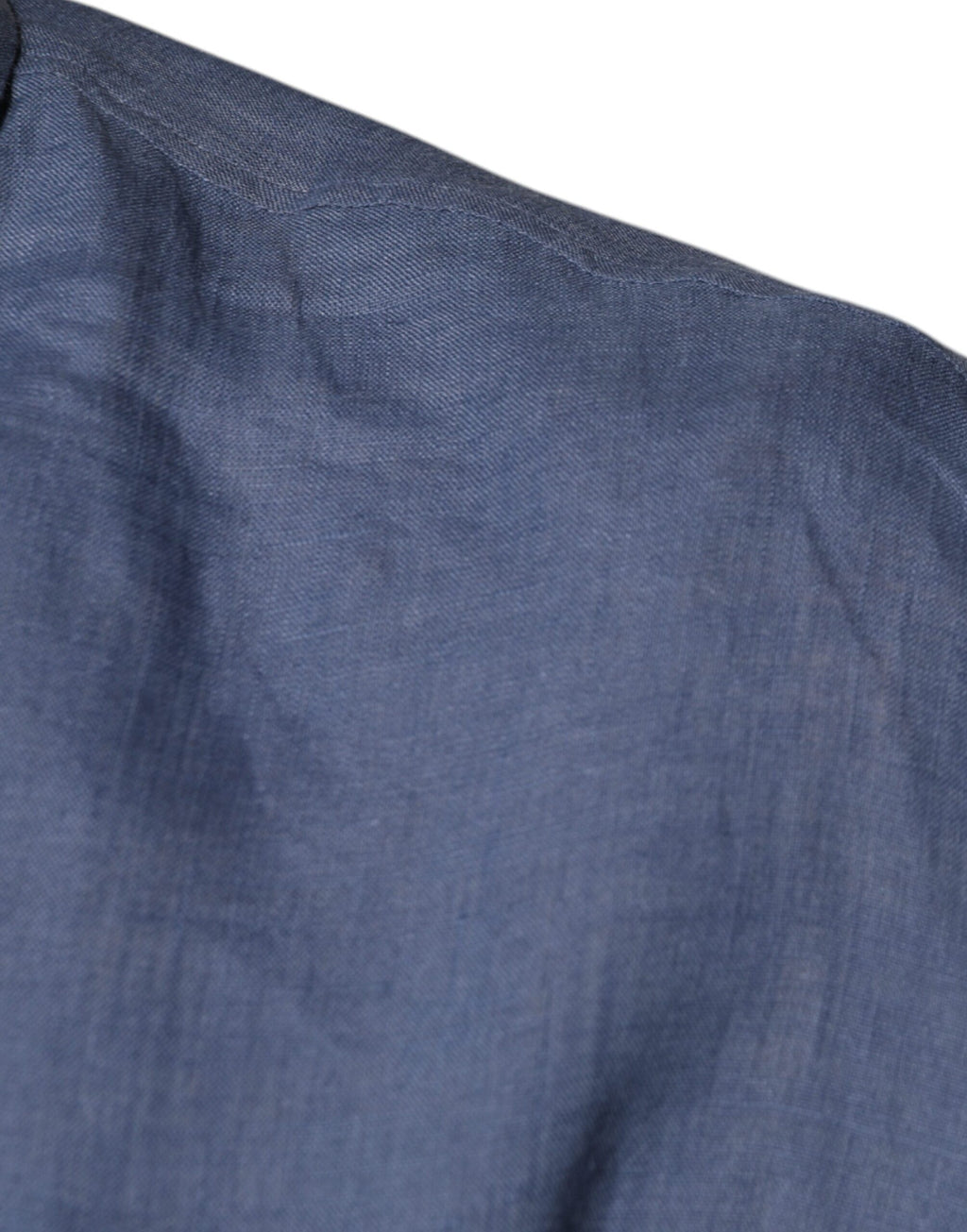 Blaues, langärmliges Freizeithemd mit Knopfleiste und Logo
