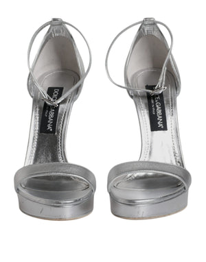 Silberne Keira-Sandalen aus Leder mit Plateausohle