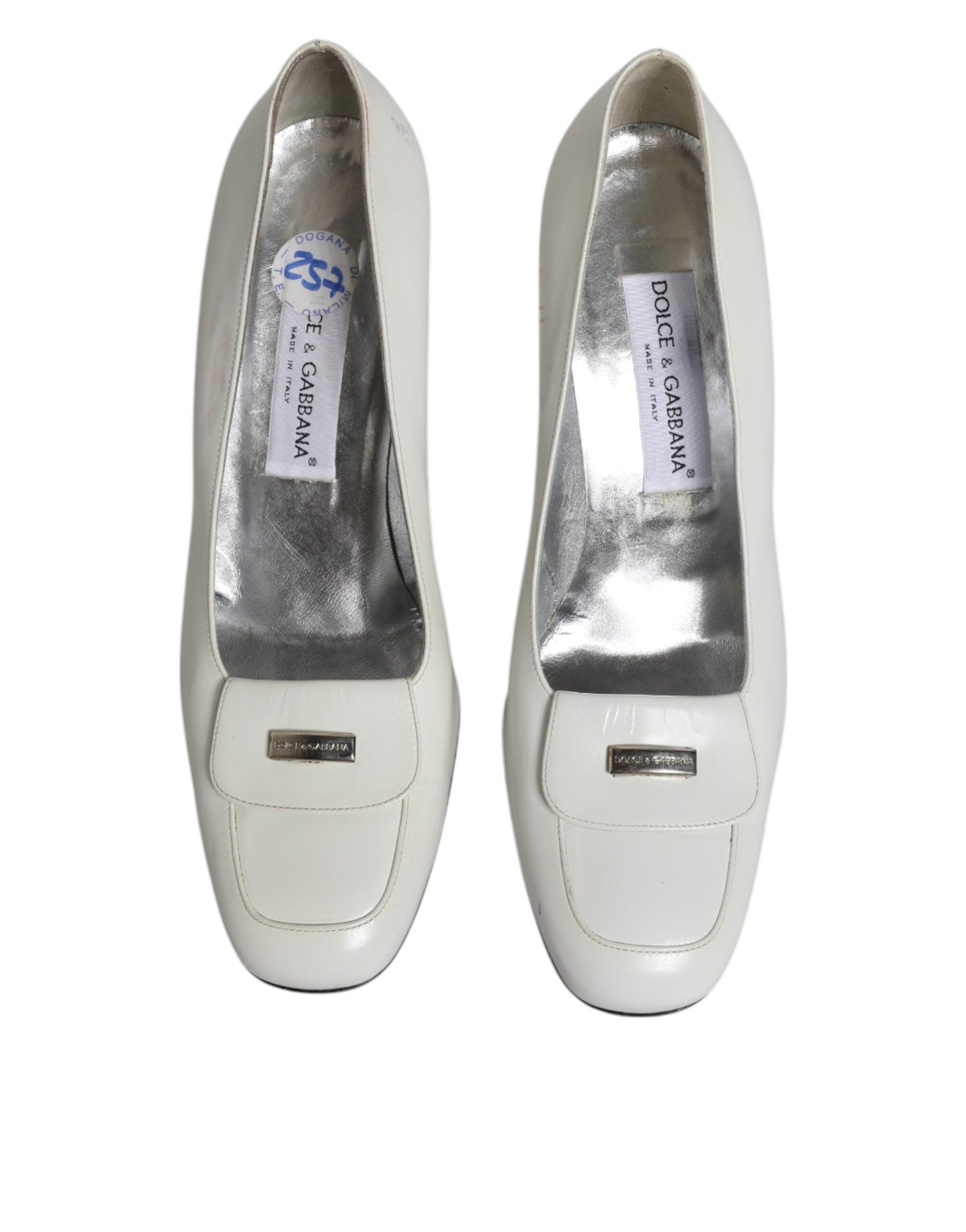Weiße Pumps aus Leder mit Blockabsatz