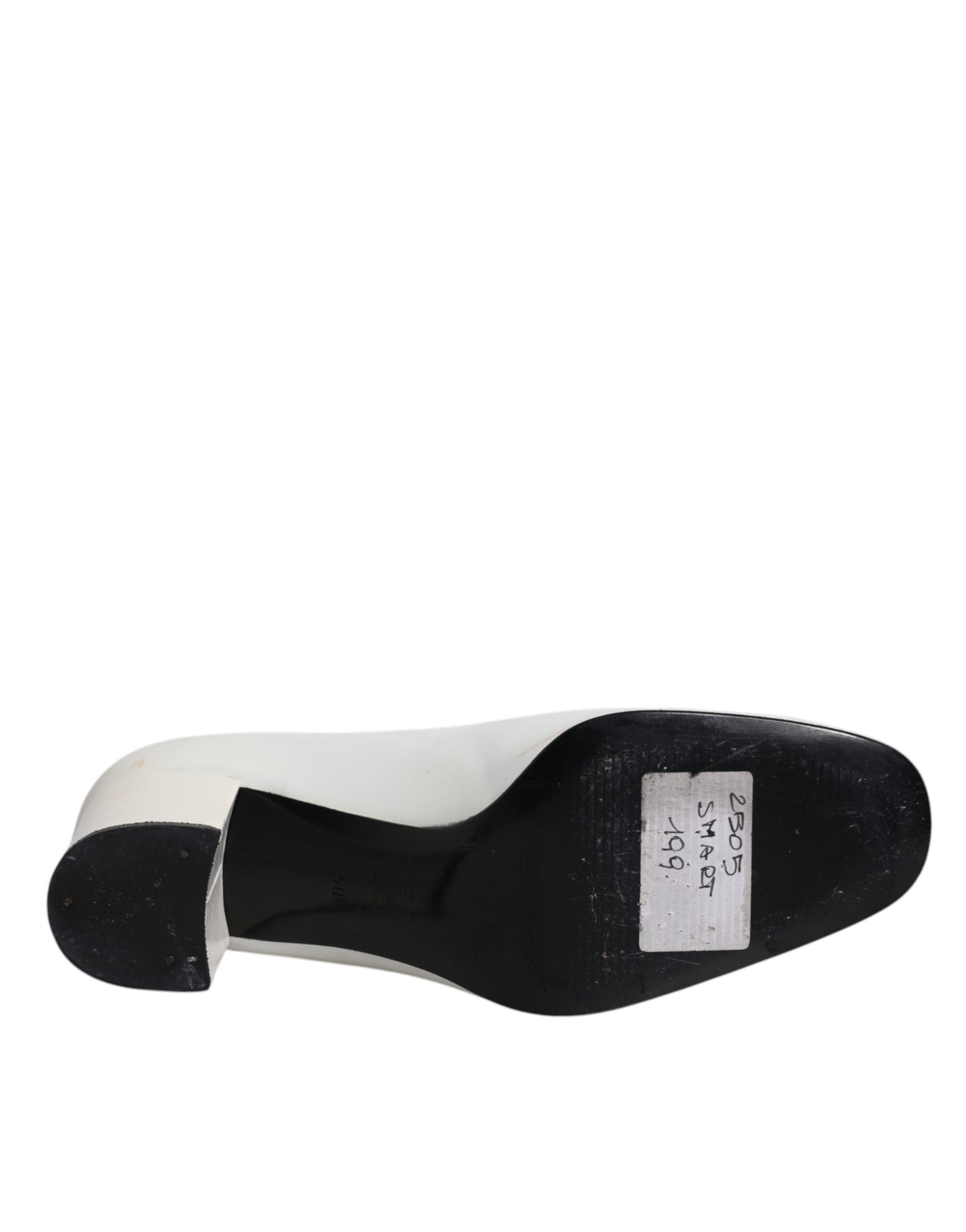 Weiße Pumps aus Leder mit Blockabsatz
