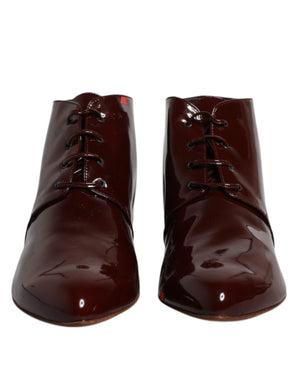 Kastanienbraune Ankle Boots aus Leder mit Schnürung