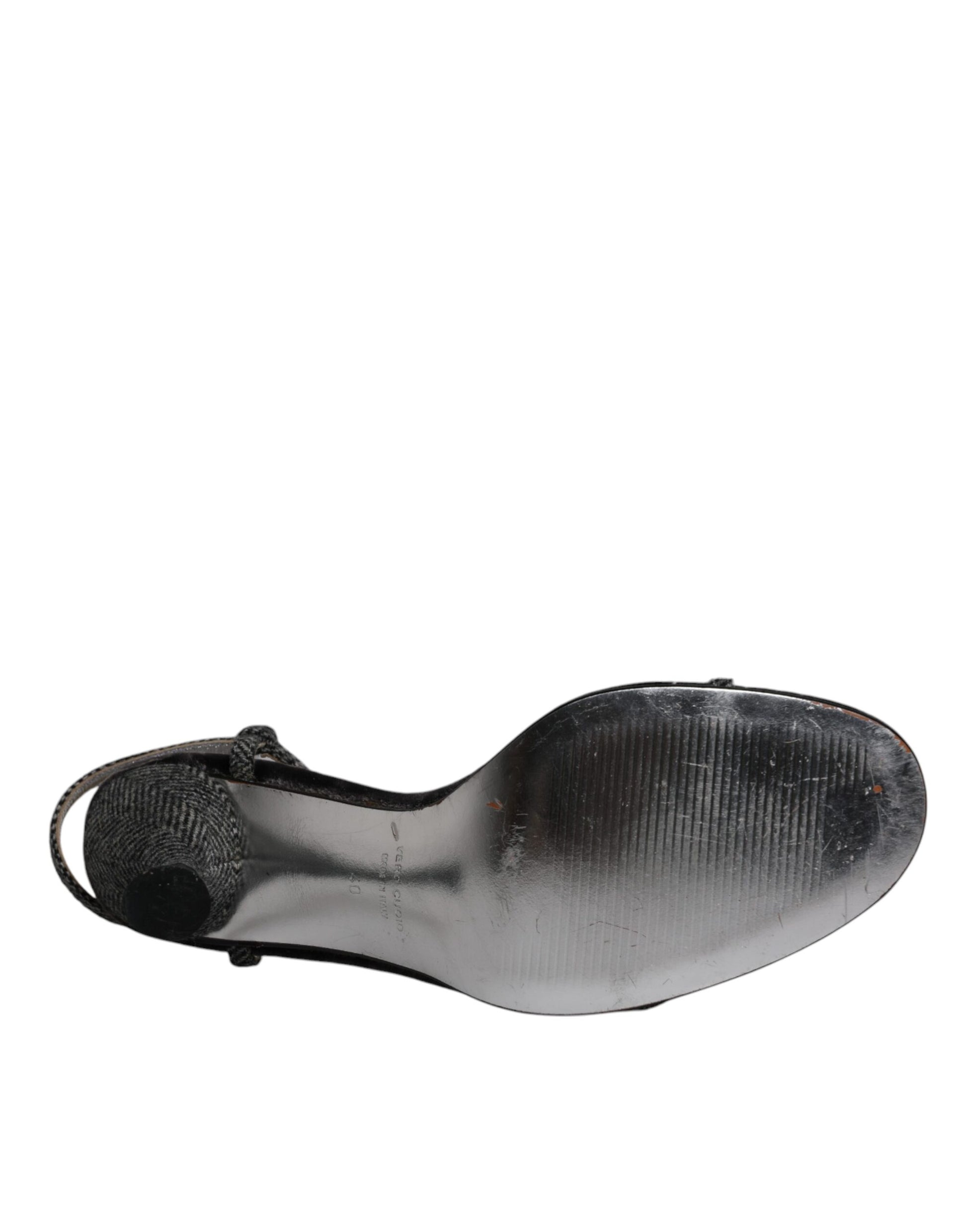 Schwarze High Heels mit Knöchelriemen