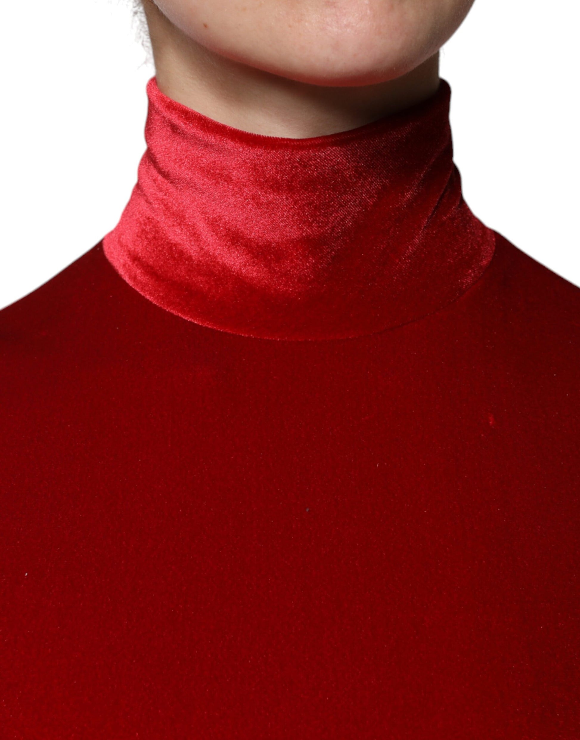 Rotes, langärmliges, figurbetontes Minikleid aus Samt