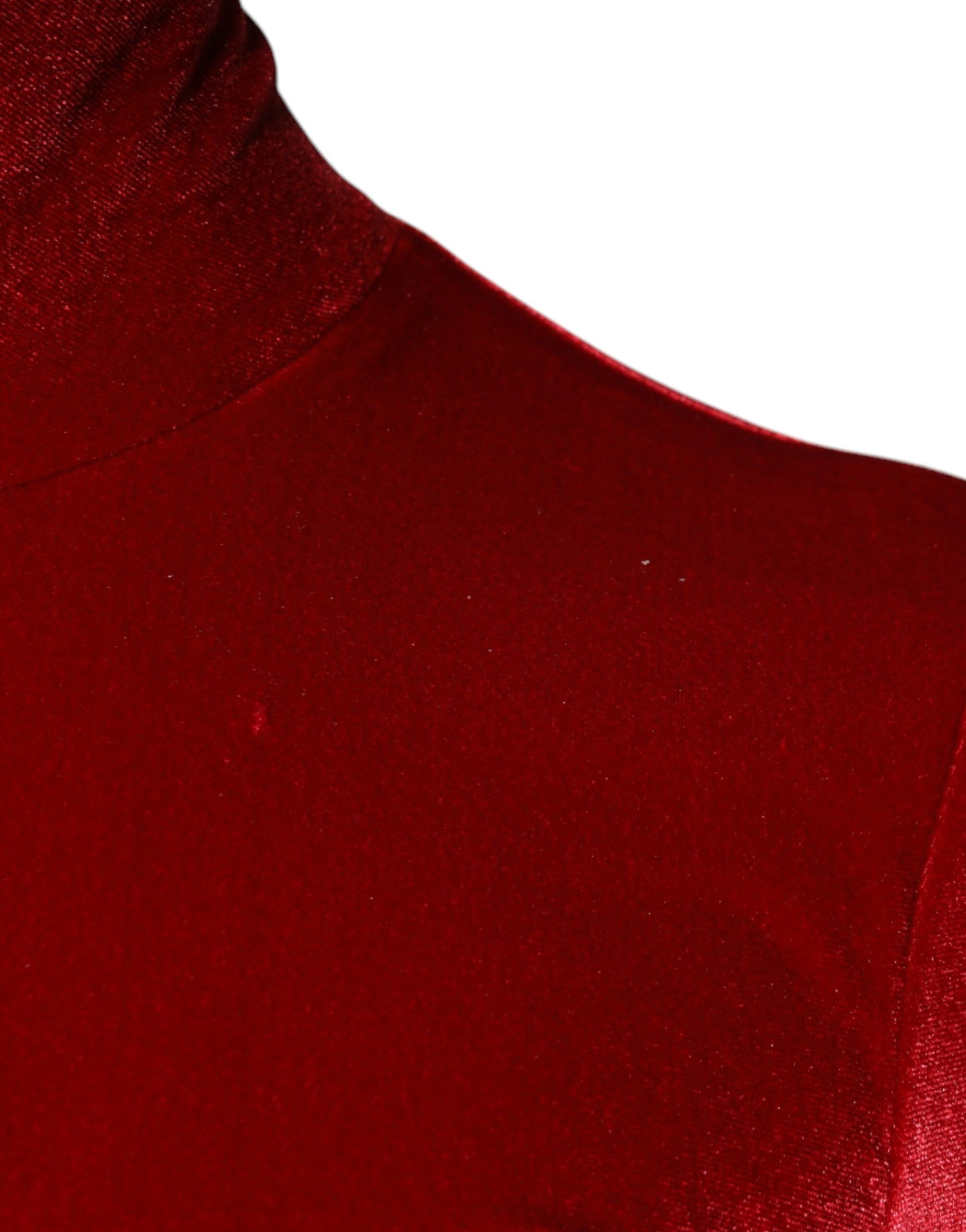Rotes, langärmliges, figurbetontes Minikleid aus Samt