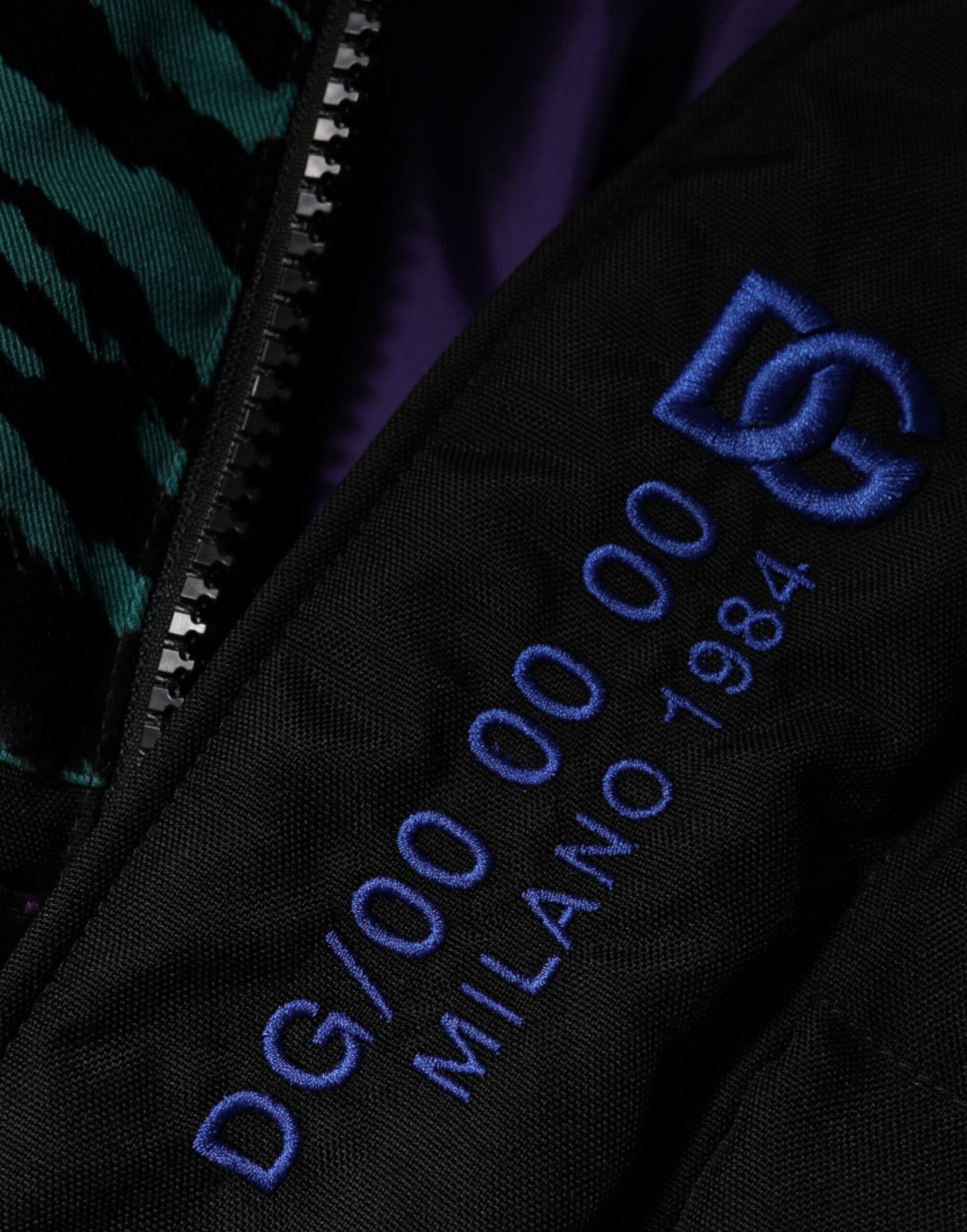 Schwarze Nylon-Pufferjacke für Herren mit durchgehendem Reißverschluss