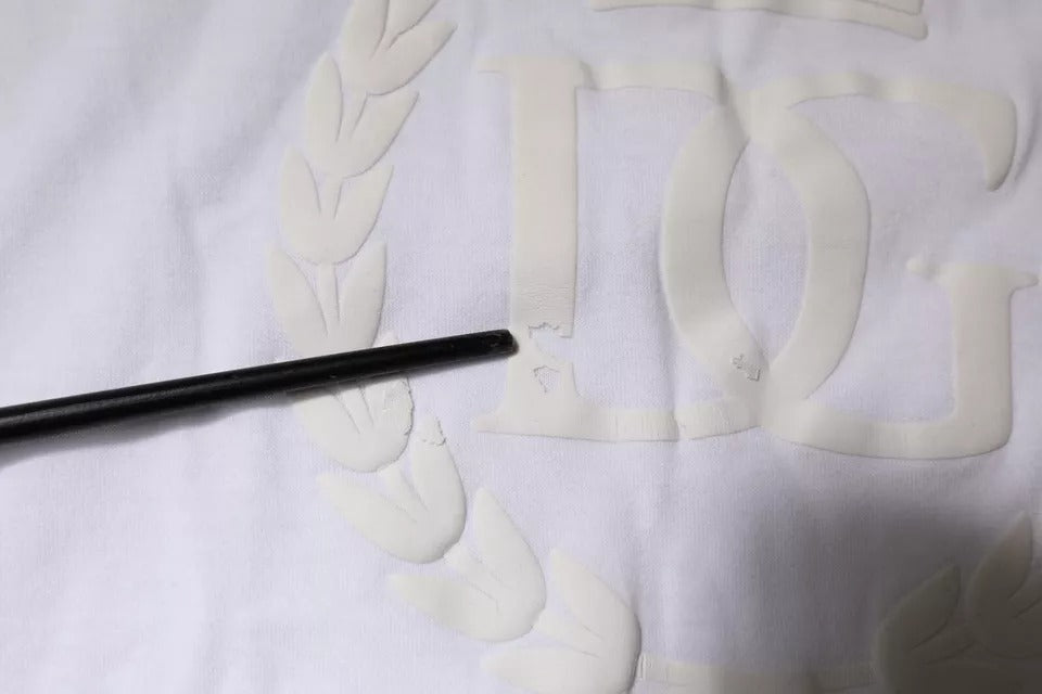 Weißes Baumwoll-T-Shirt mit Rundhalsausschnitt und Logoprägung