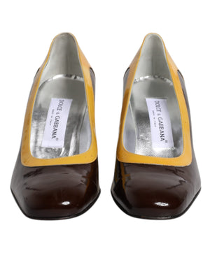 Gelbbraune Pumps aus Leder mit Blockabsatz