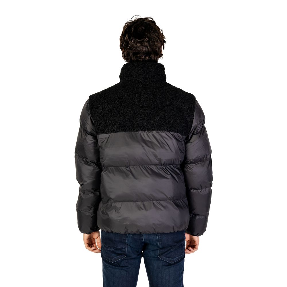 Schwarze Jacken und Mäntel aus recyceltem Polyester