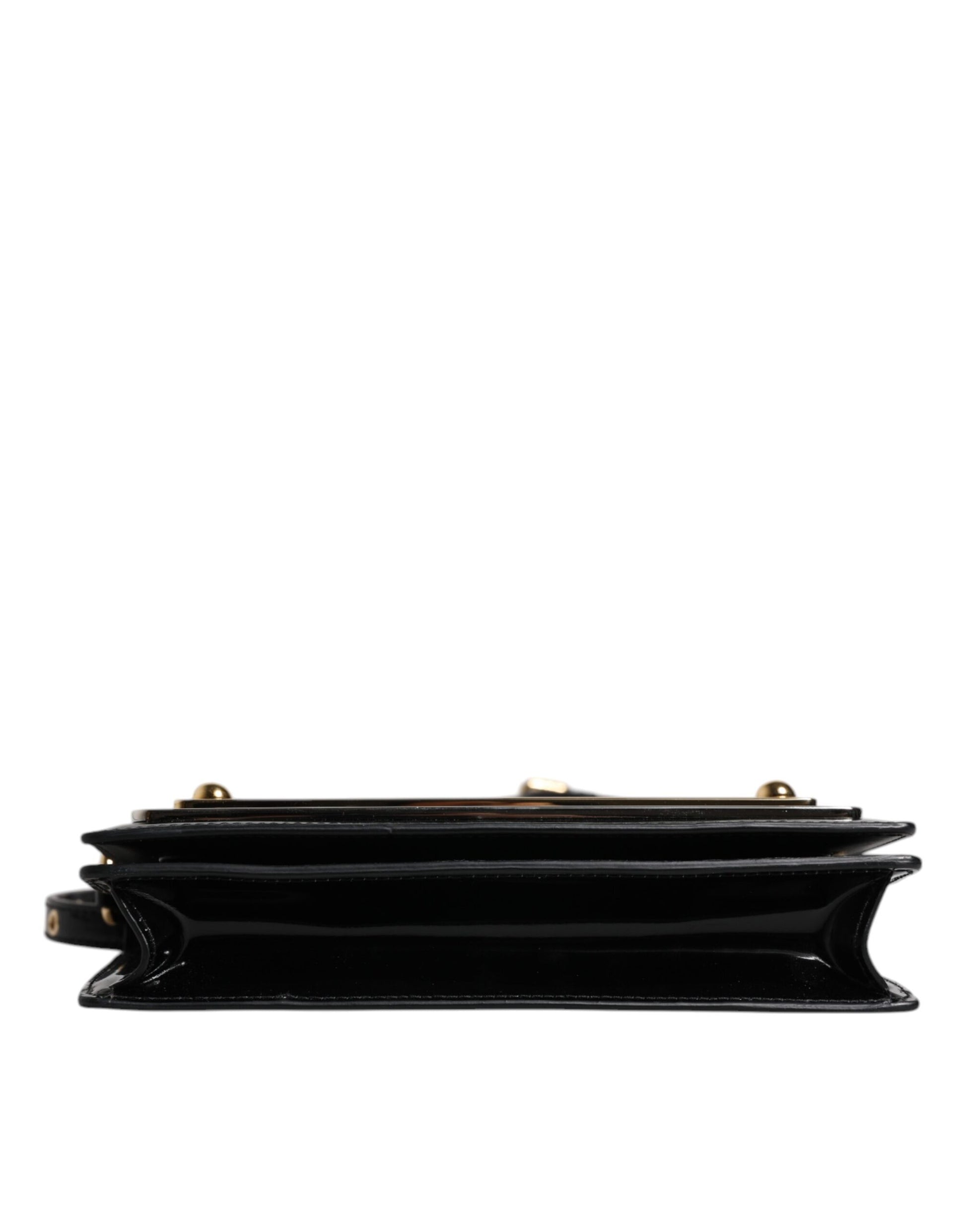 Schwarze Umhängetasche aus Lackleder mit Logo-Schild