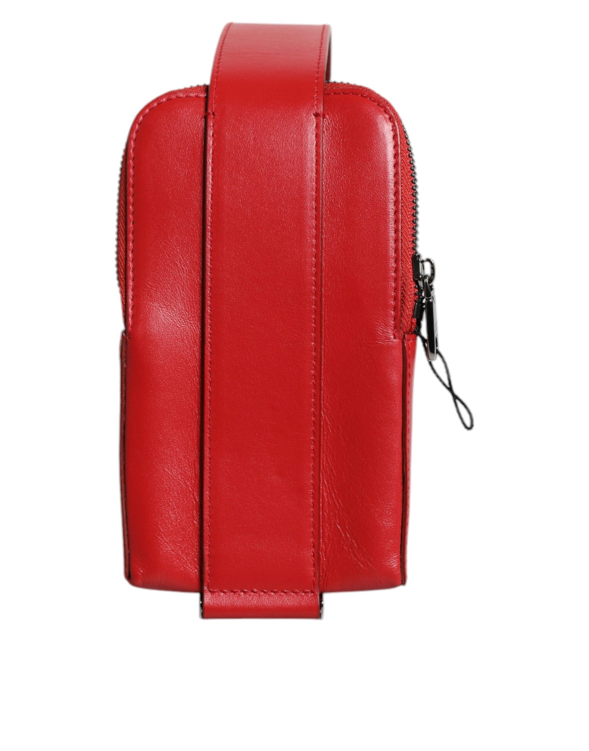 Rotes Kartenetui aus Leder mit Logo und Rundum-Reißverschluss, breites Riemen
