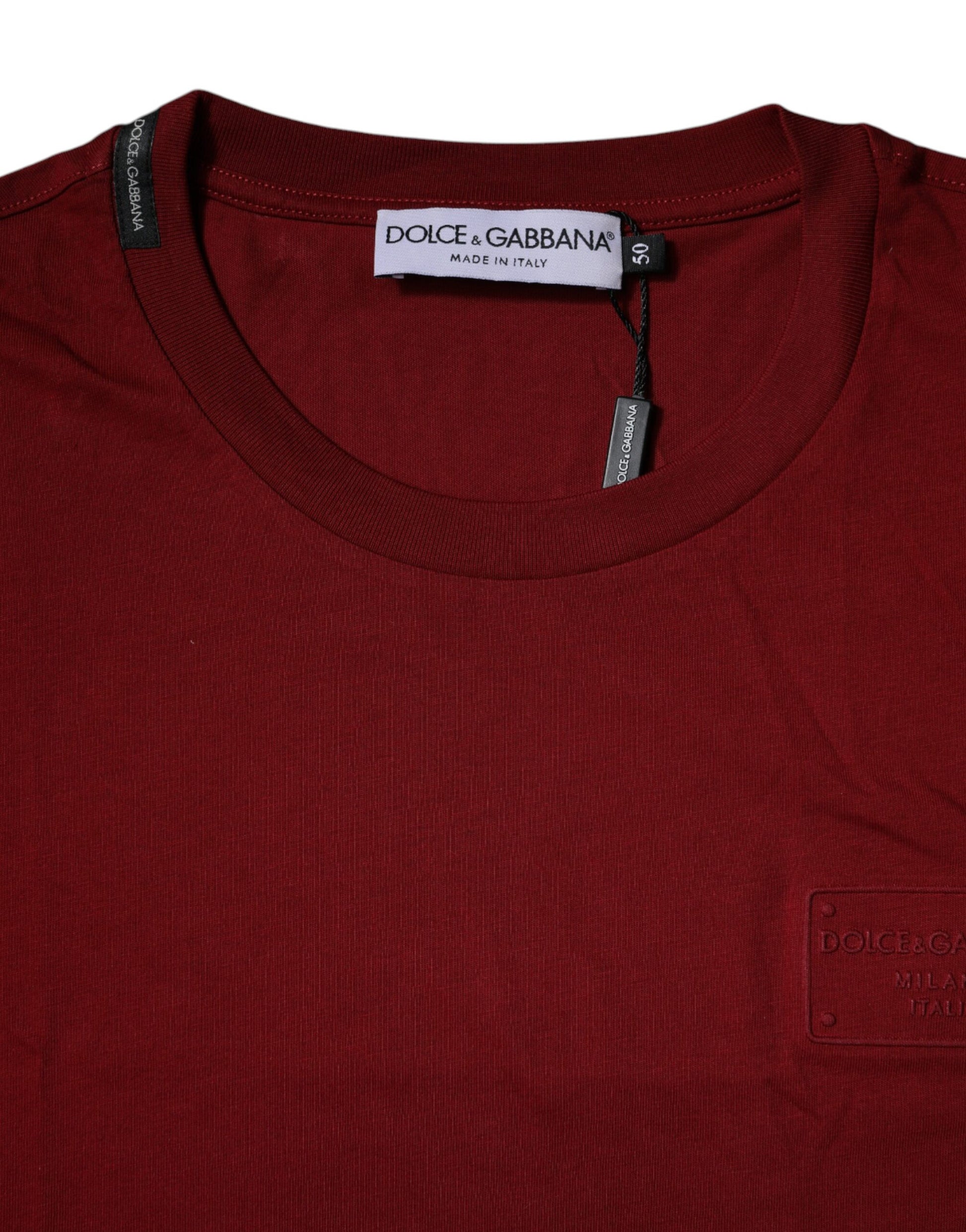 Kastanienbraunes T-Shirt mit Rundhalsausschnitt und kurzen Ärmeln