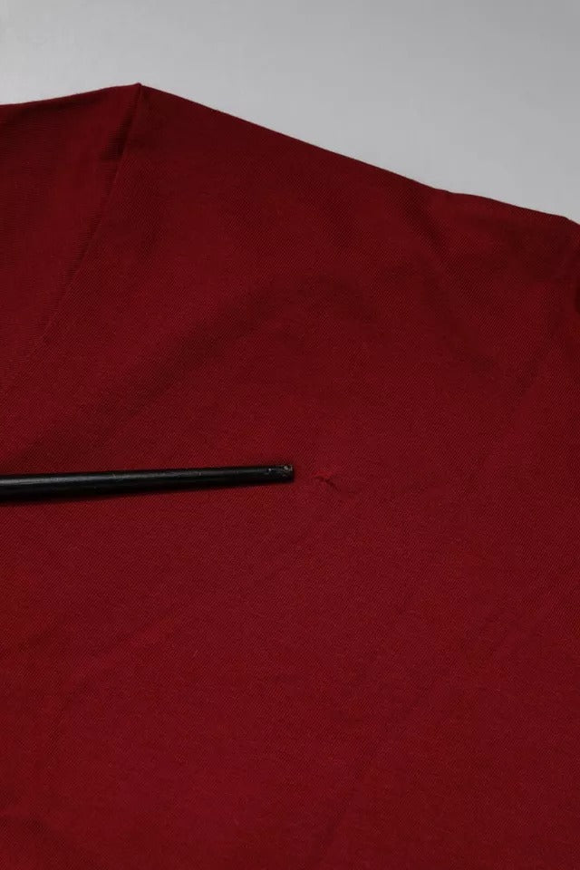 Kastanienbraunes T-Shirt mit Rundhalsausschnitt und kurzen Ärmeln