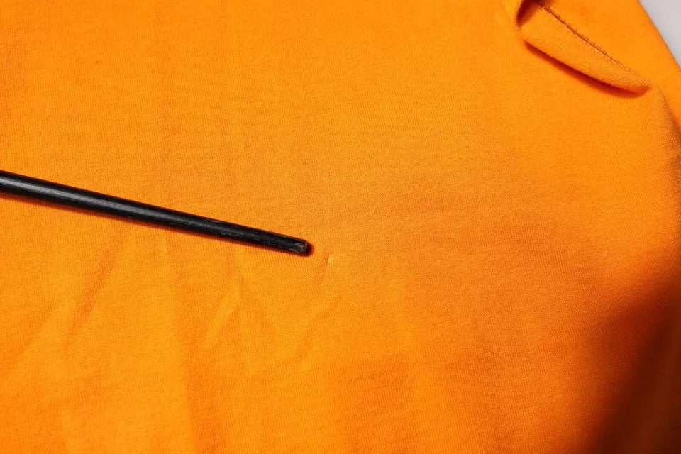 Orangefarbenes T-Shirt aus Baumwolle mit Rundhalsausschnitt und Logo