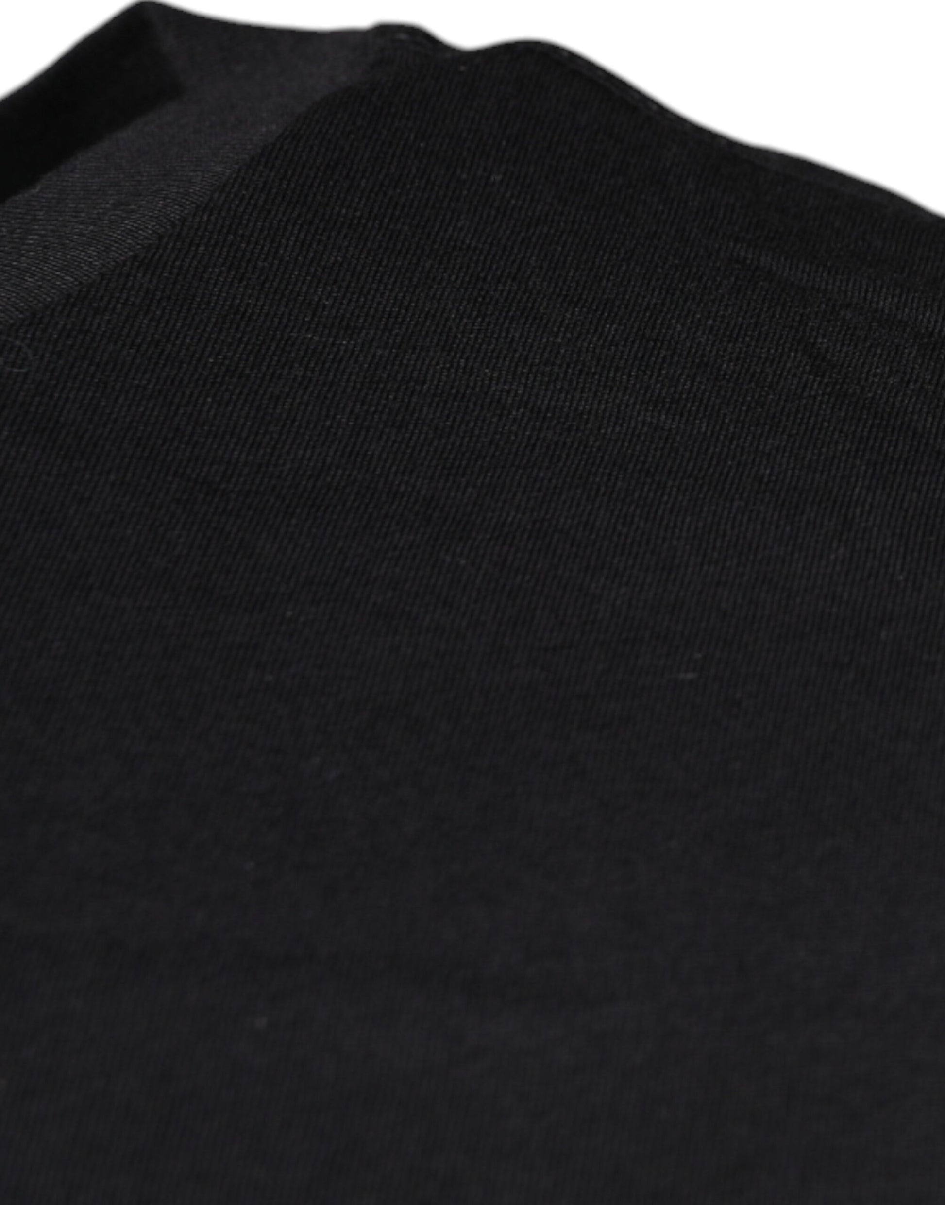 Schwarzes T-Shirt aus Baumwolle mit Rundhalsausschnitt und kurzen Ärmeln
