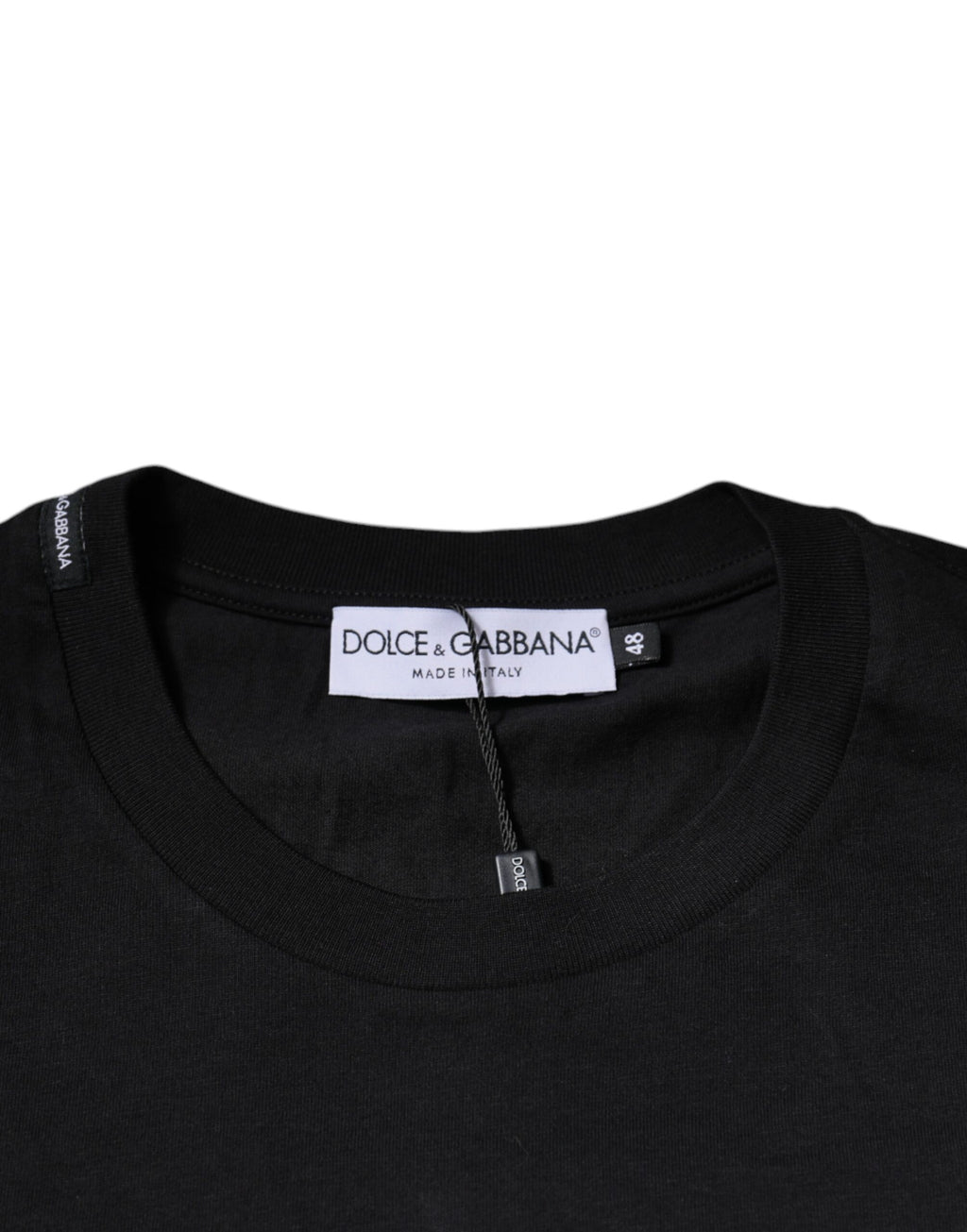 Schwarzes T-Shirt aus Baumwolle mit Rundhalsausschnitt und kurzen Ärmeln