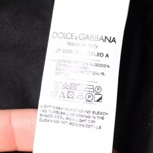 Schwarzes T-Shirt aus Baumwolle mit Rundhalsausschnitt und kurzen Ärmeln